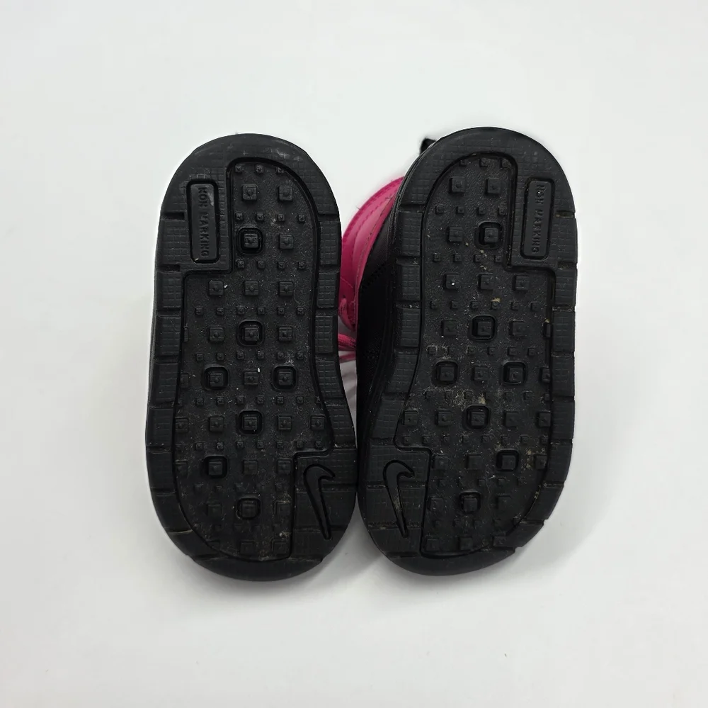 Nike ACG girls' Woodside boots size 5